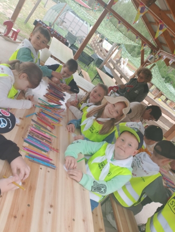 ad7d8f96-5dca-414b-92cc-8fb4dbb325b0