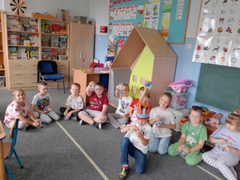 aceb9bfb-fa68-4e68-975c-845cd9d3f82d