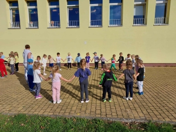 f826e84e-5e9c-42f5-b5e7-4f80154e851d.jfif