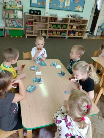 439d0465-98f4-4041-bdf1-5b2250e0ad55