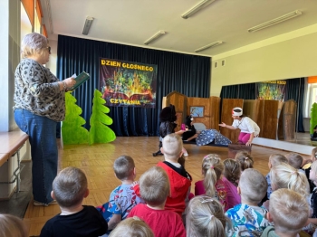 e281a052-e4c4-4250-a34e-ef751cc4c049