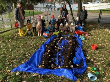 57129e21-565d-4565-bc57-d73e63d3939a