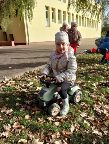 c4826a4b-c69a-4441-b242-4c3f17b3a399