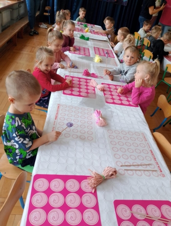 3437d5e1-294c-45d9-bbf0-f9c35f2e847d