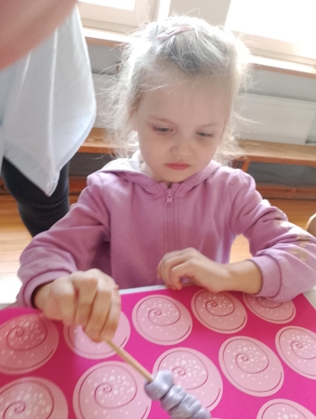 7e00f200-4048-4087-a214-17059d4e0b70