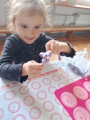 99a37690-8d9d-4b98-9237-163af9b3e51f