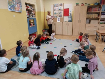 40a72cf4-323e-449e-93e9-8e4e977ac28f