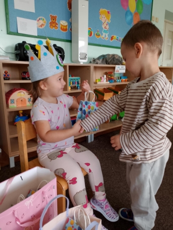 fb873560-fe5c-4cc8-82f1-dac68496615b