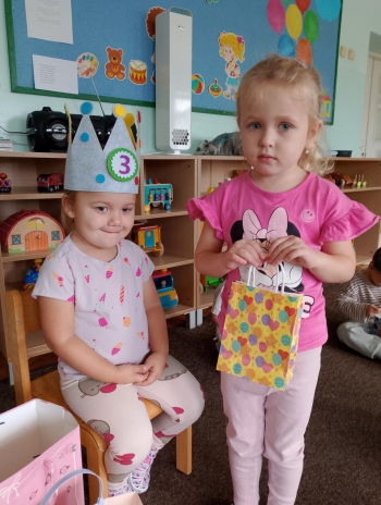 1b6b7f51-012e-4a12-9c42-7553e3568960