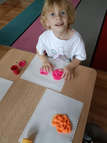 18713724-f307-4c60-bdd1-76c1db0a99fb