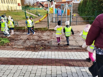 6995fff6-c1a5-42ca-a008-414c8ab95d09