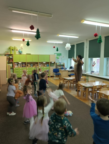 e6f72619-40e4-45bd-8e93-1a7d1a5676a2