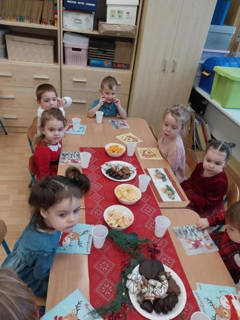 00f3b096-7311-4704-b4e2-c809136a5e3f