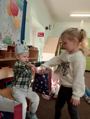 d455629e-6dff-437c-b332-0c047f9a96d4