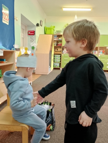 bb382a0b-5d5d-4eee-a370-851833c3e5ec