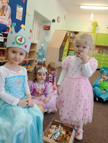 0ec083bd-b089-4c7e-b819-b2d365f444c2