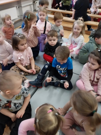 e35bfb5b-a16d-4d81-bbb3-b2acc2b209d2