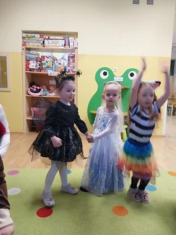 de3b7ad7-c847-4001-be23-8cf40b12c91b