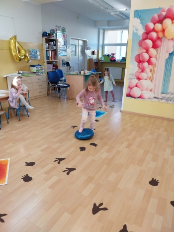 9bab43a5-c37f-48de-91f5-616aa7aba20d