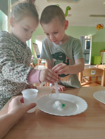 4e98c2b5-03d1-419e-81c0-65e476ad5acb