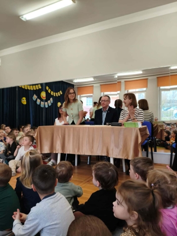 6dc02332-4796-41d2-9ade-8834b0a8d031.jfif