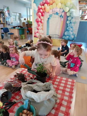 4aa3f3a6-6c1b-41a9-9d56-0db6a1986bd4