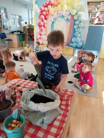 8ea8acab-e700-4d9f-8793-2b10c84f5aaf