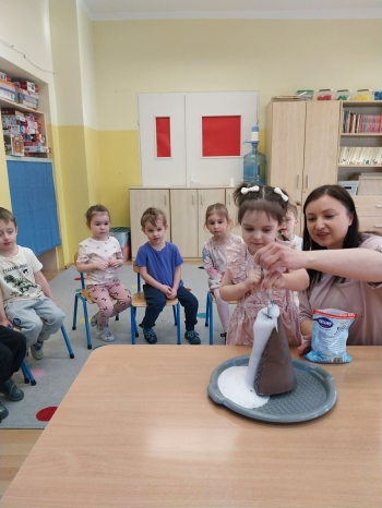 7a4a5537-7ed4-41af-9ae5-4fb95af6ba36