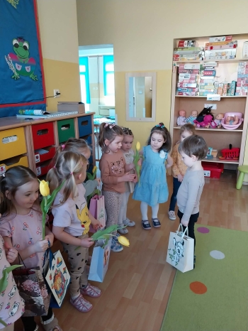 bba078b3-e036-40ad-b443-ac4b83b17853