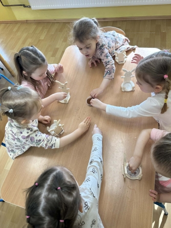 da875817-8e5b-4b50-9c7d-4799ec6c6a9e