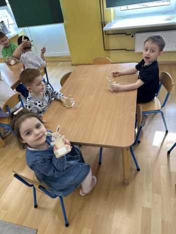 2028d62f-5b51-437f-81dd-c547f2a69a1c