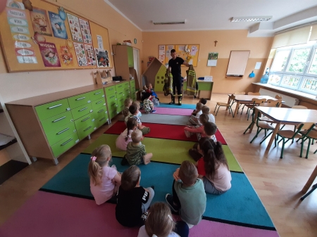 Tata strażak w grupie Krasnali